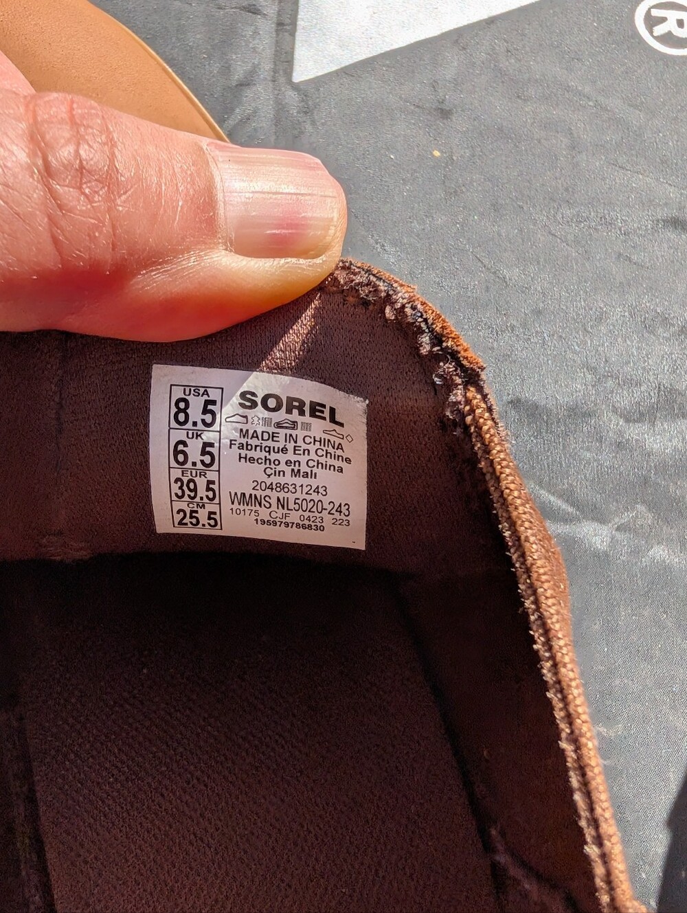 Sorel Tan Chelsea Boots - Sleek Slip-On Style, Waterproof Leather, Wedge Inside - Picture 3 of 3